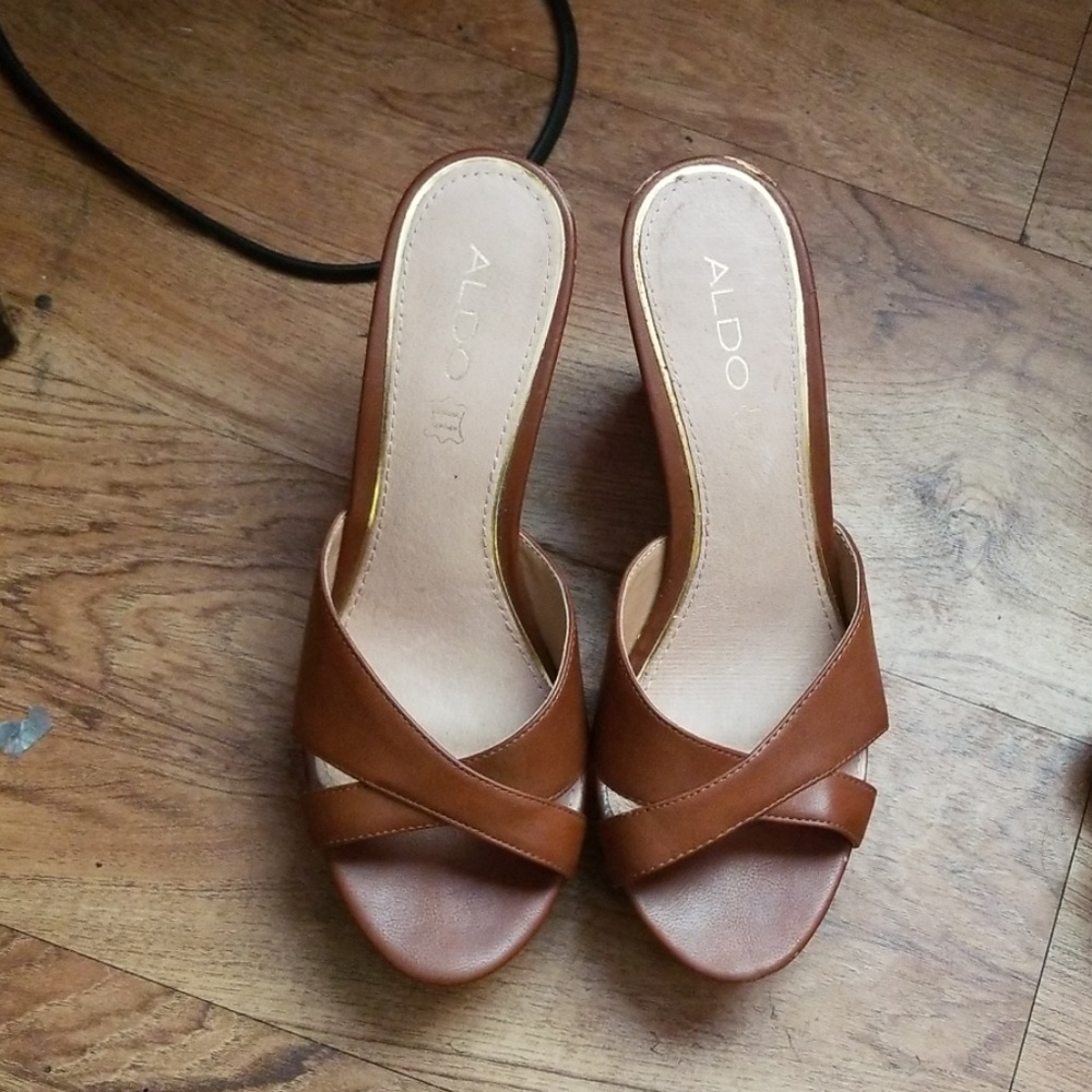 Aldo wedges